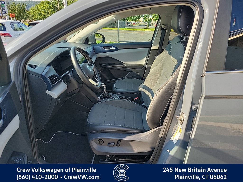 Certified 2023 Volkswagen Taos SE w/ Panoramic Sunroof Package AWD/4WD image 14