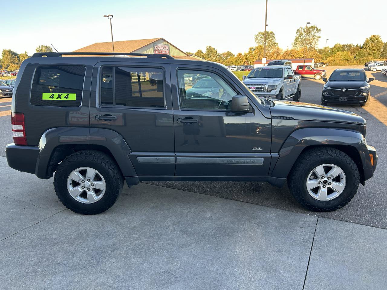Used 2010 Jeep Liberty Sport w/ North Edition Group AWD/4WD image 4