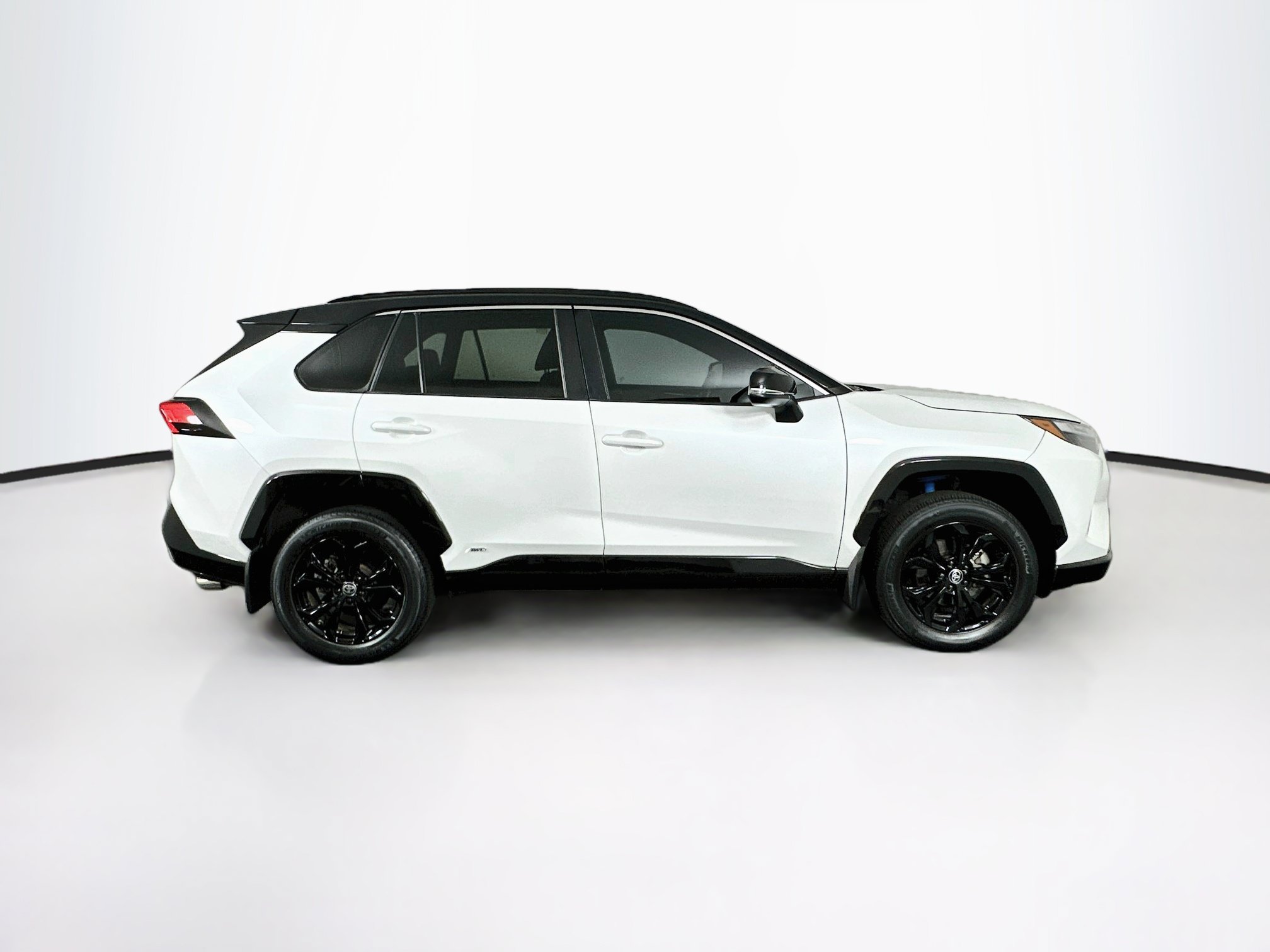Used 2024 Toyota RAV4 XSE w/ Weather Package AWD/4WD image 10