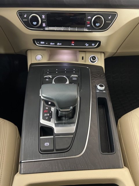 Used 2020 Audi Q5 2.0T Premium w/ Convenience Package image 26