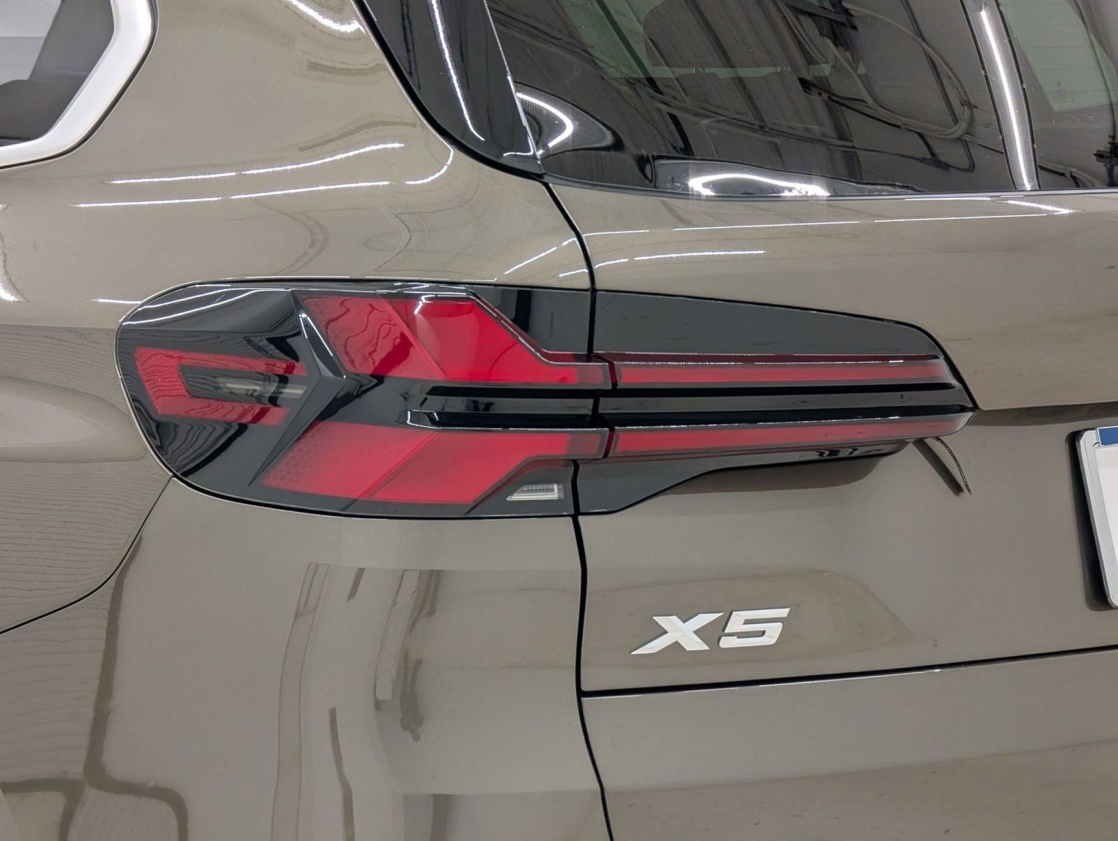 New 2026 BMW X5 xDrive40i w/ Premium Package AWD/4WD image 13