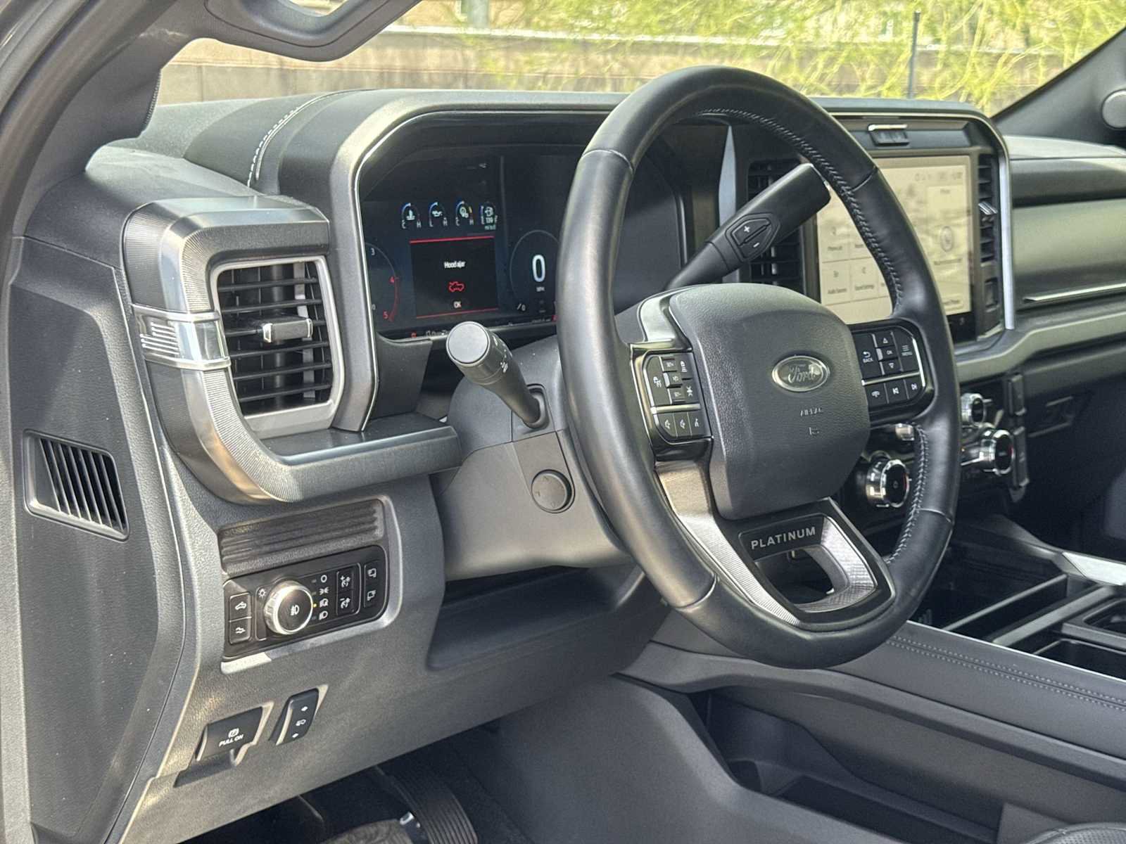 Used 2025 Ford F450 Platinum w/ FX4 Off-Road Package AWD/4WD image 2
