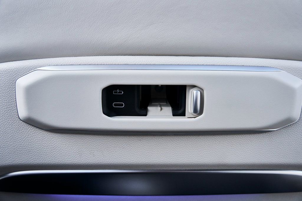 Used 2024 BMW ALPINA XB7 image 59