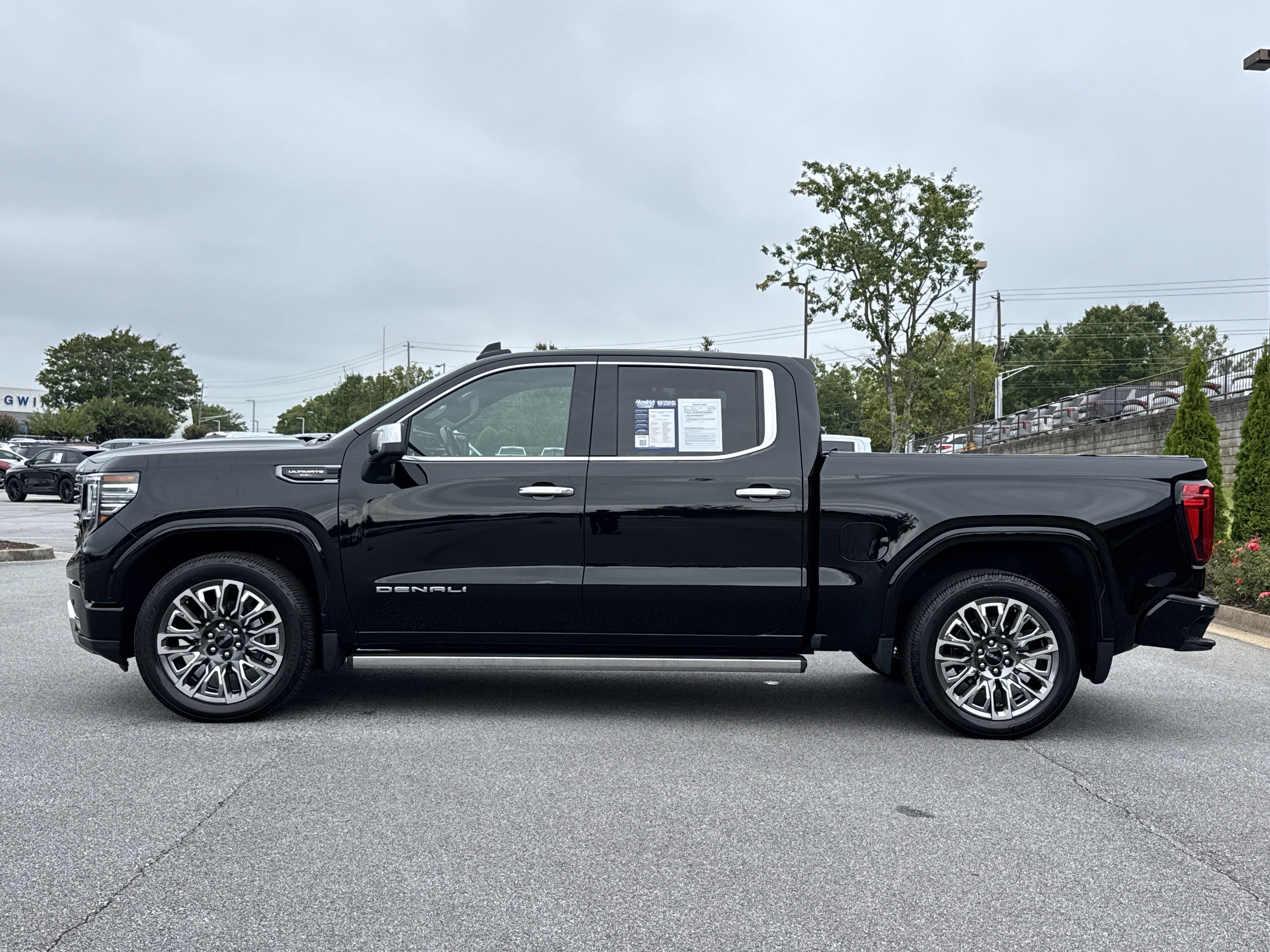Used 2023 GMC Sierra 1500 Denali Ultimate AWD/4WD image 7