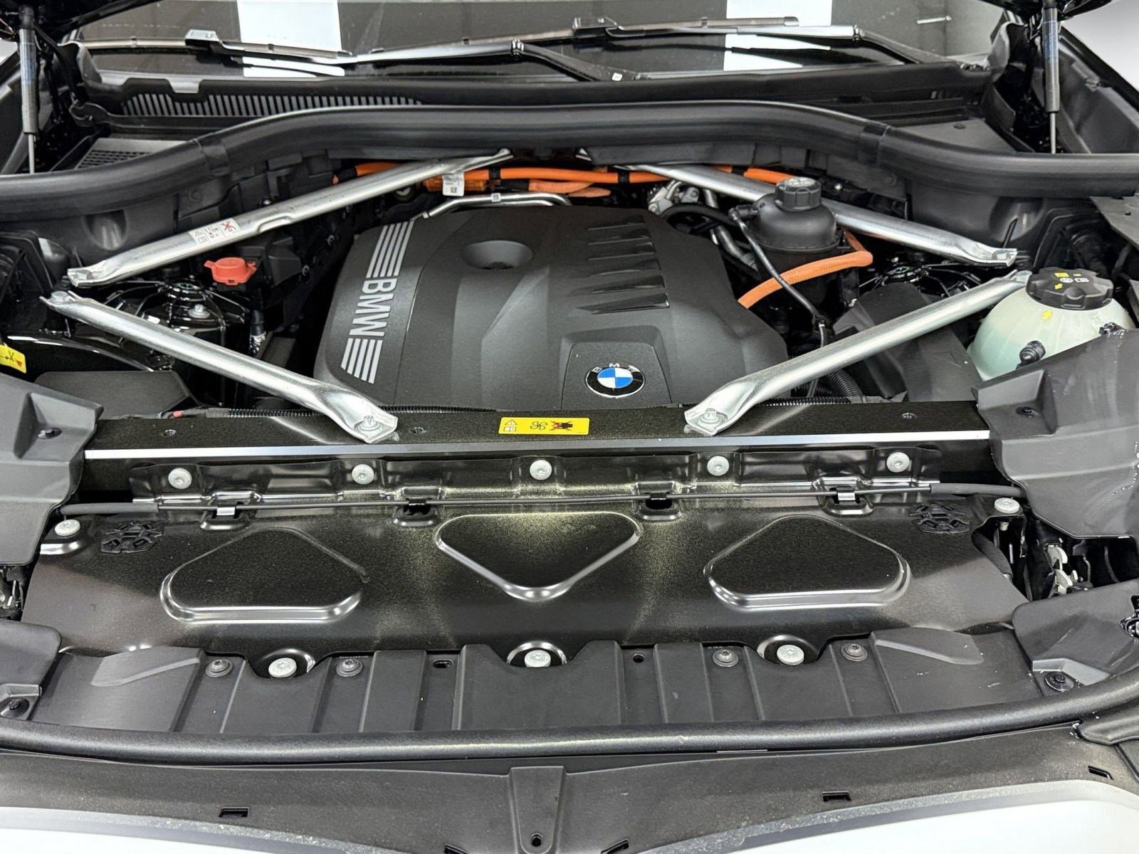 Used 2025 BMW X5 xDrive50e w/ Premium Package image 30