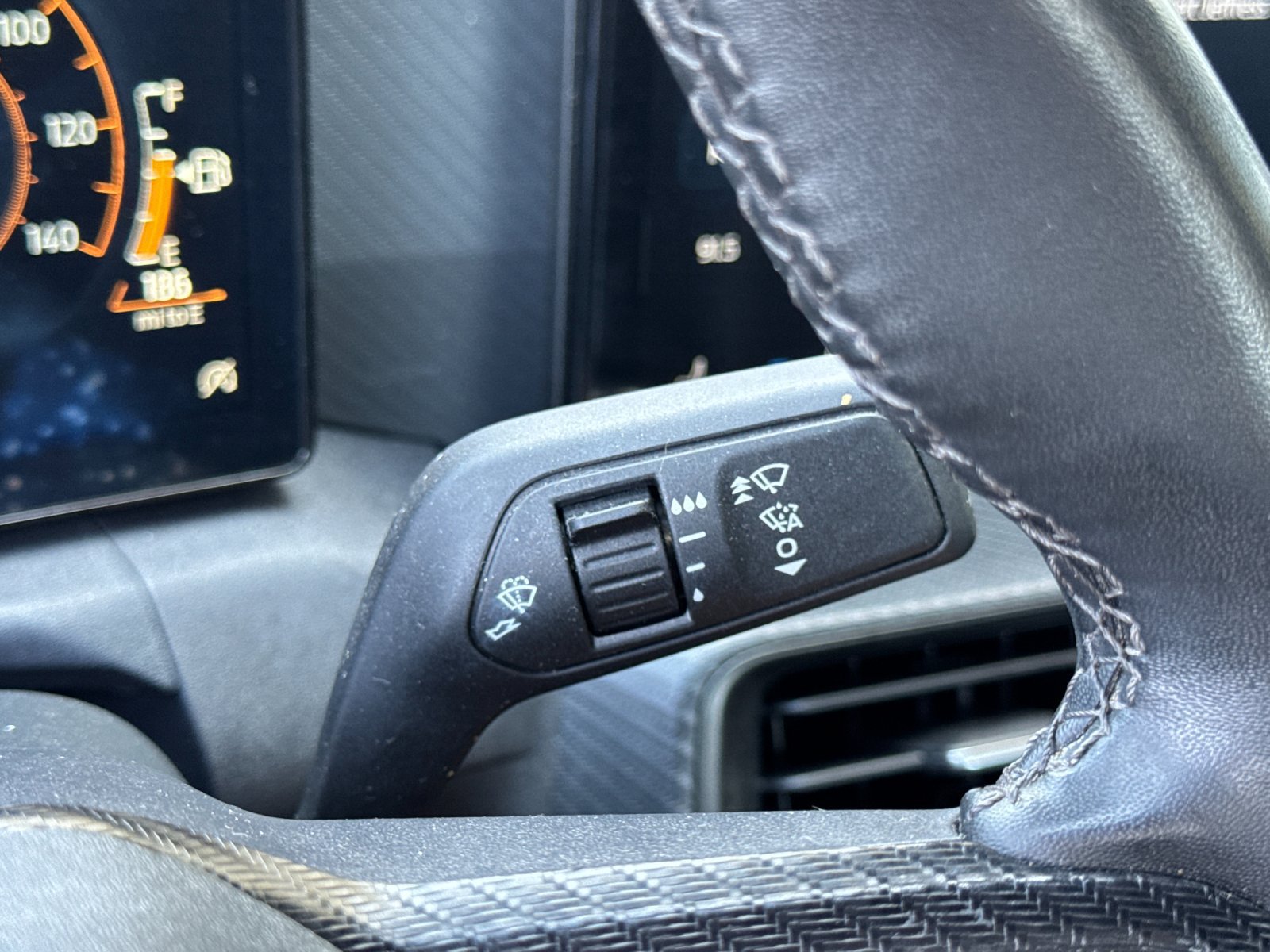 Used 2024 Ford Mustang Coupe RWD image 30