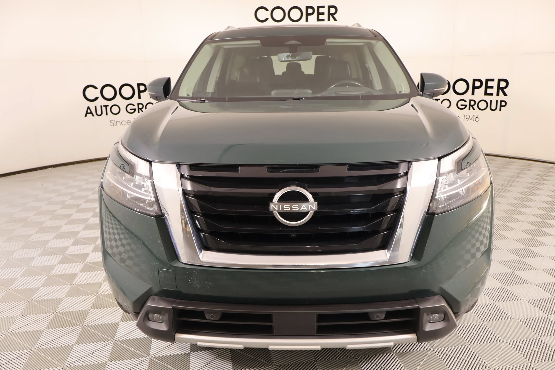 Used 2023 Nissan Pathfinder Platinum w/ Cargo Package FWD image 10