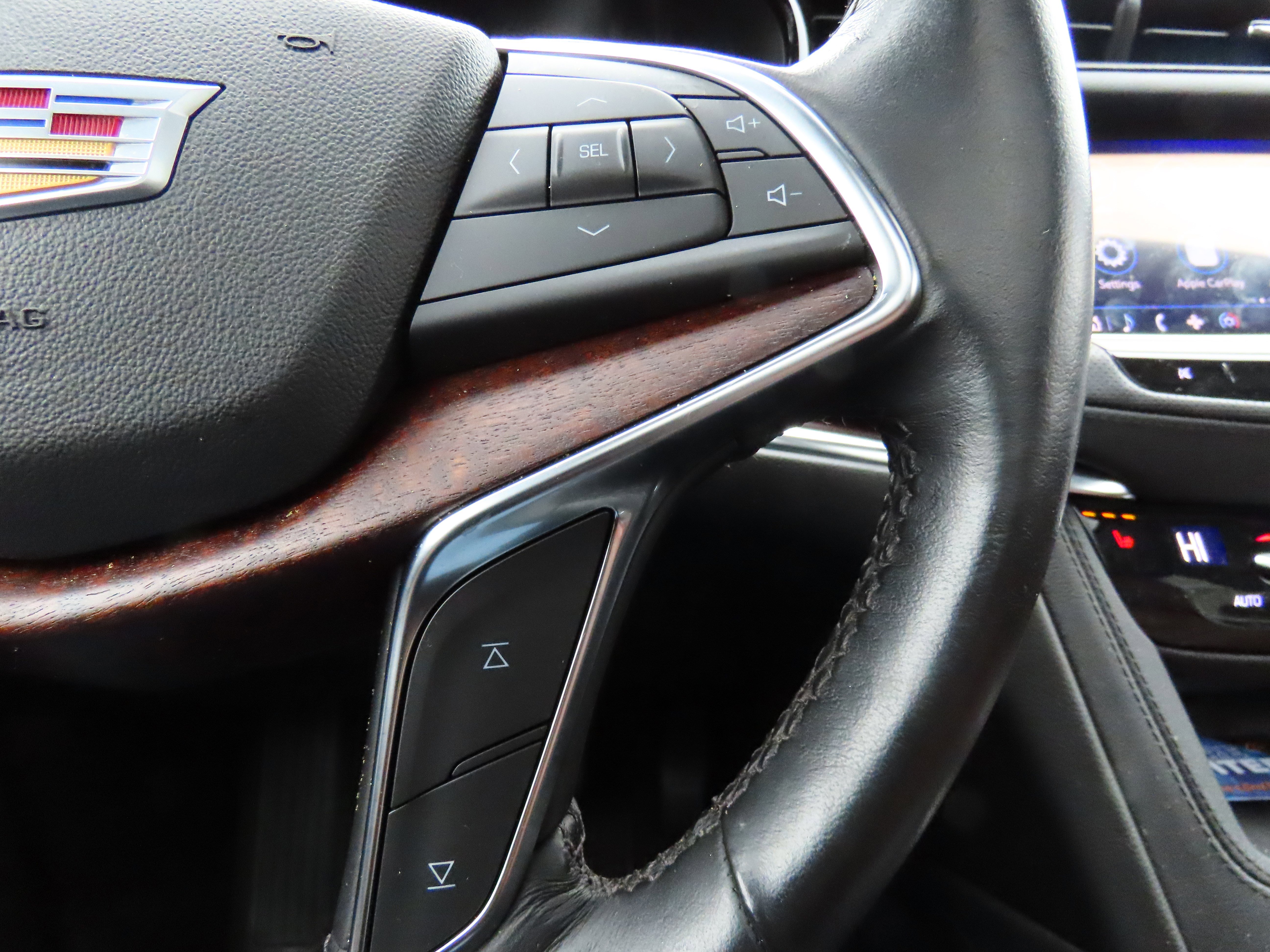 Used 2022 Cadillac XT5 Premium Luxury w/ Technology Package image 38