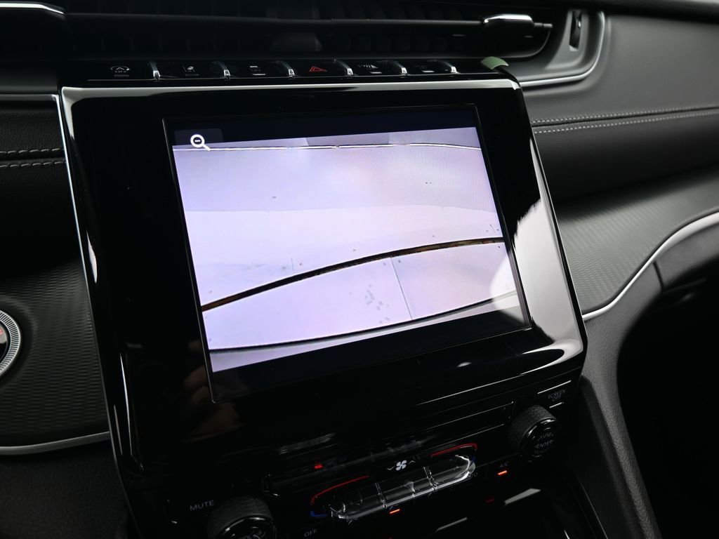 Used 2025 Jeep Grand Cherokee Laredo image 22