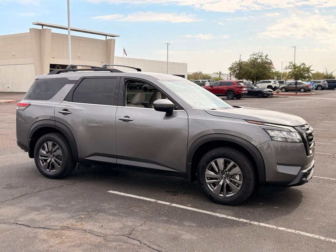 Certified 2022 Nissan Pathfinder SV w/ SV Black Package FWD image 8
