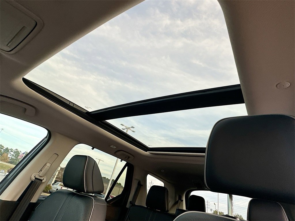 Used 2025 Honda Pilot Elite image 11