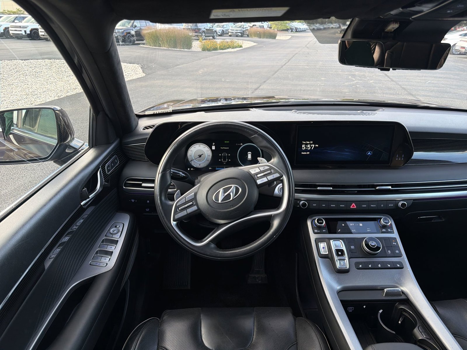 Used 2024 Hyundai Palisade Calligraphy FWD image 17