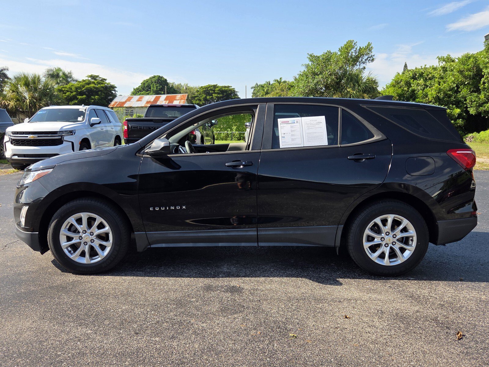 Used 2020 Chevrolet Equinox LS FWD image 2