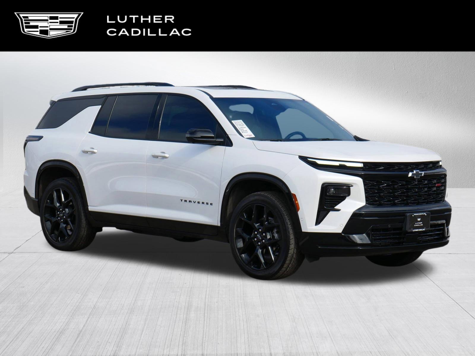 Used 2024 Chevrolet Traverse RS image 1