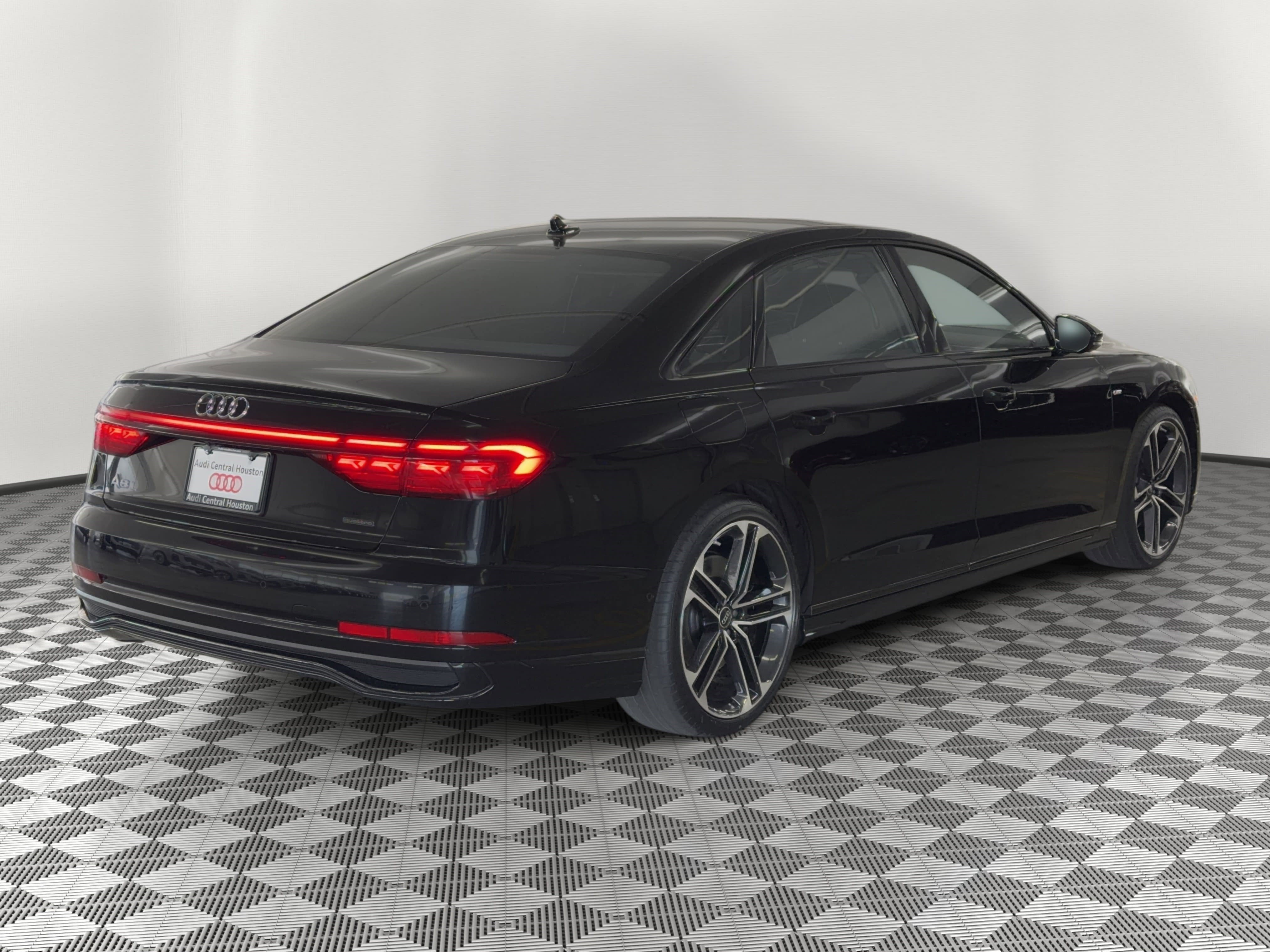 New 2026 Audi A8 L 3.0T image 9