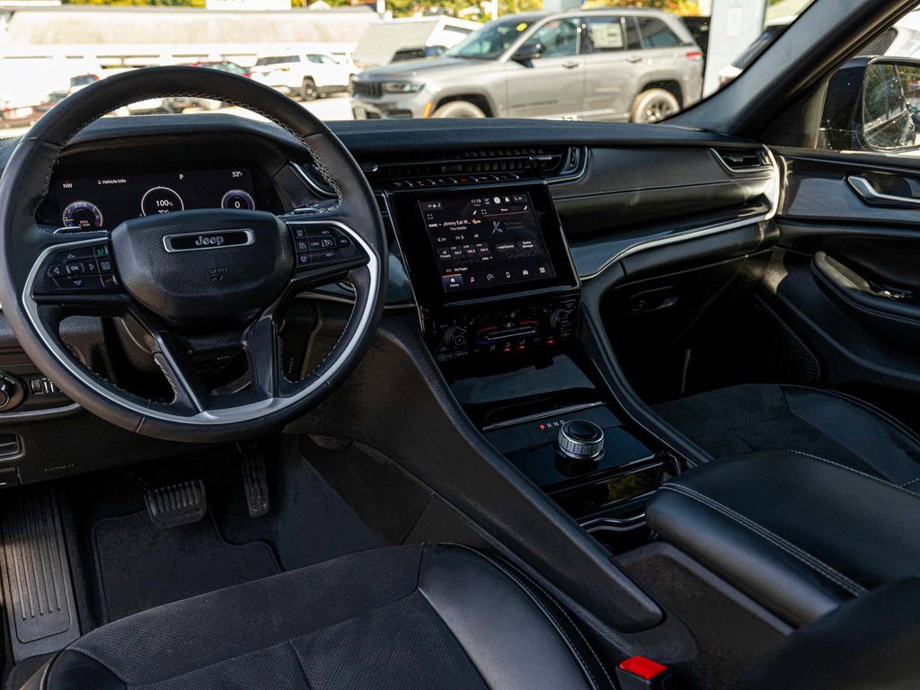 Used 2023 Jeep Grand Cherokee Altitude image 17