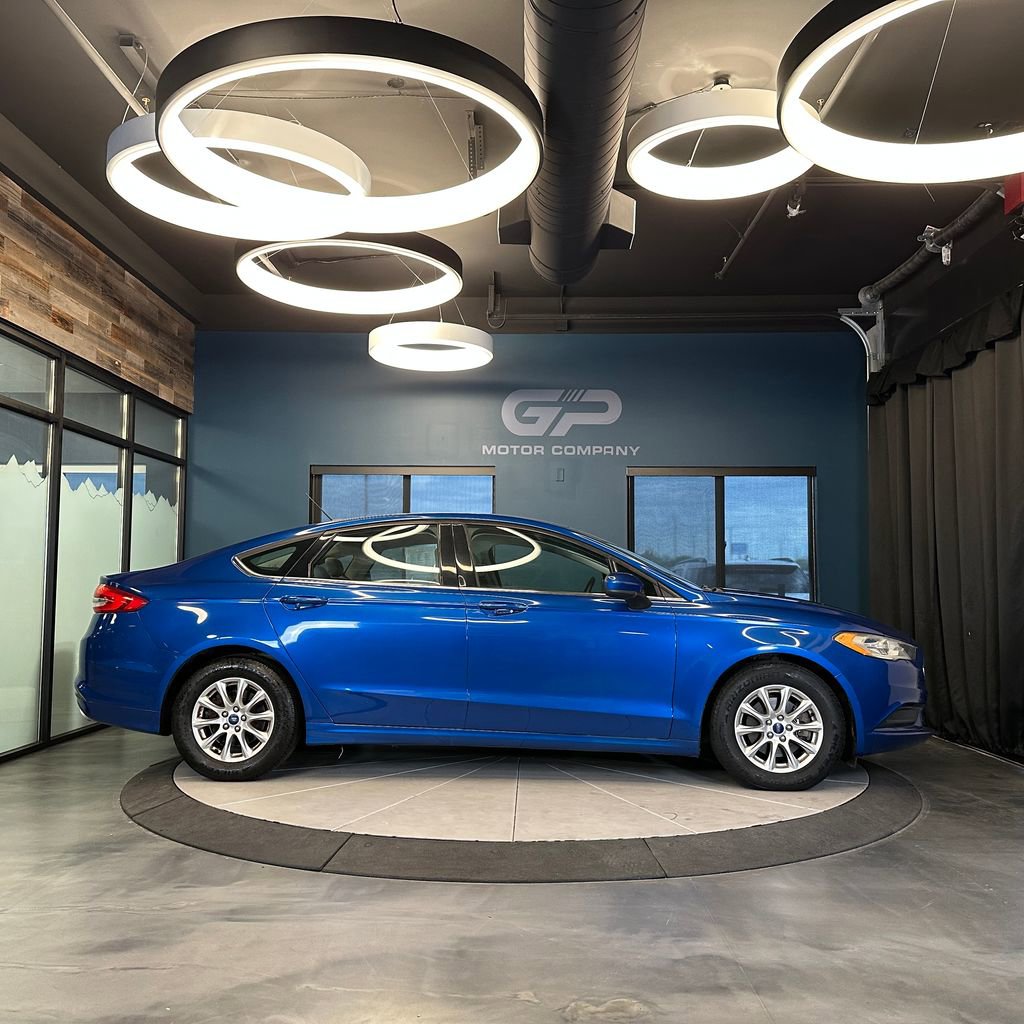 Used 2017 Ford Fusion S FWD image 2