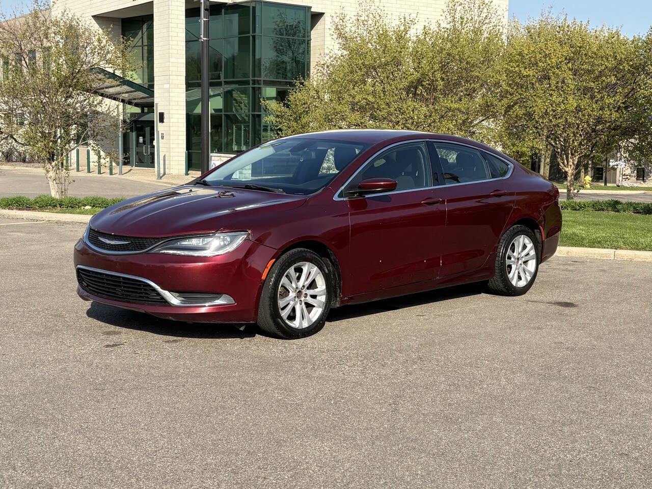 Used 2015 Chrysler 200 Limited FWD image 2