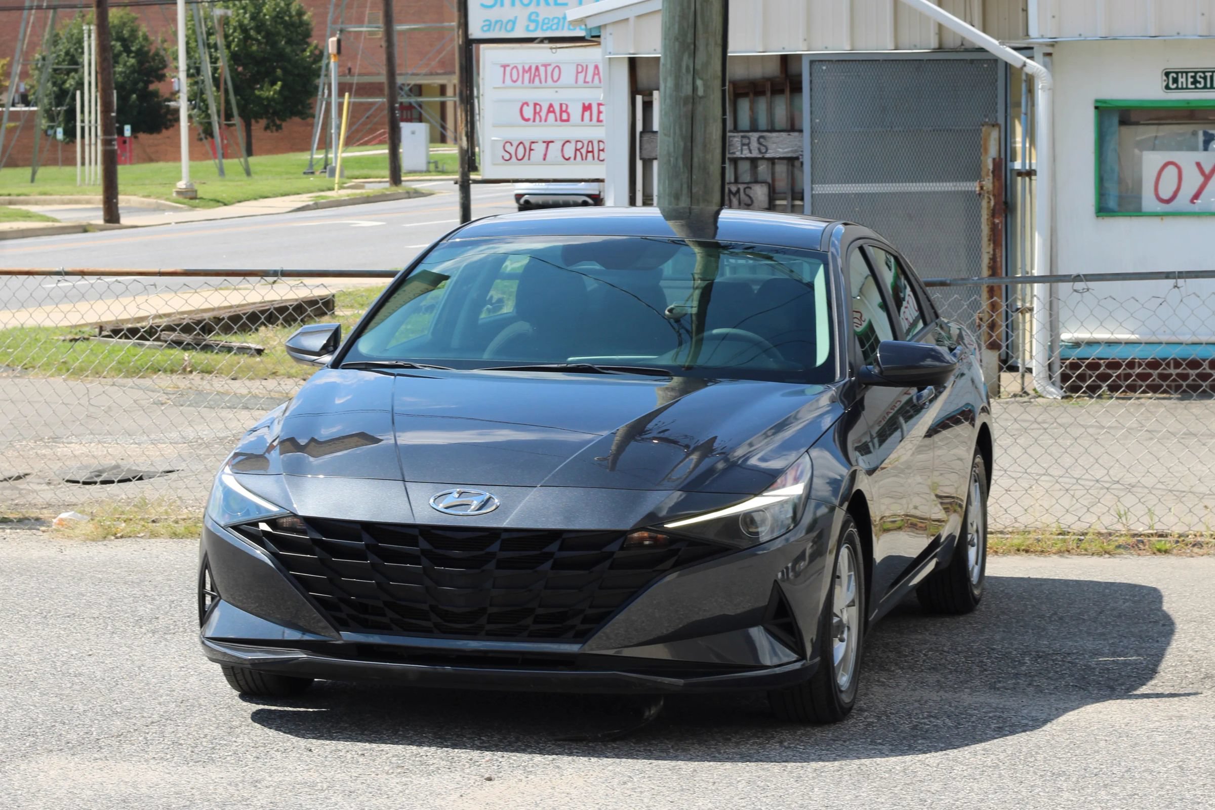 Used 2022 Hyundai Elantra SE FWD image 3
