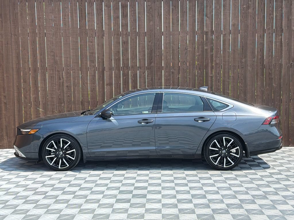 Used 2023 Honda Accord Touring image 14
