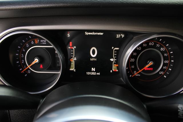 Used 2018 Jeep Wrangler Unlimited Sahara image 11