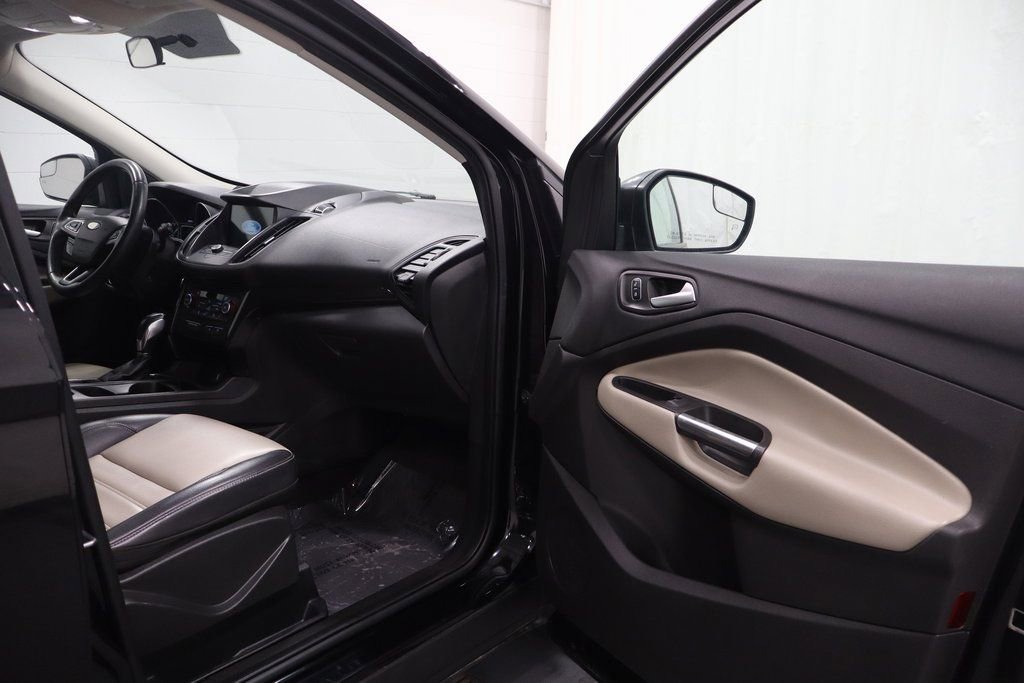 Used 2019 Ford Escape SEL image 14