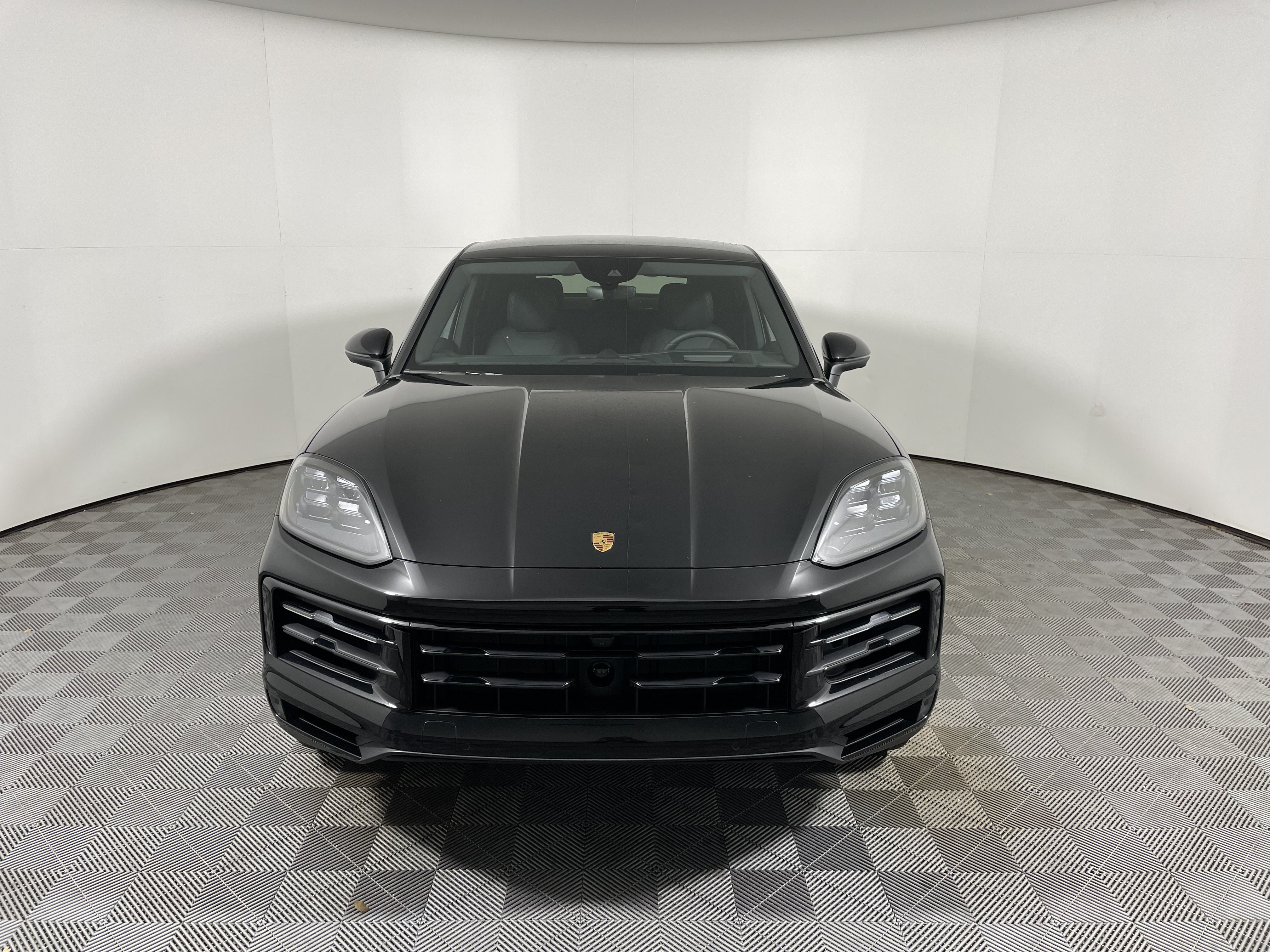 Used 2025 Porsche Cayenne Coupe AWD/4WD image 10