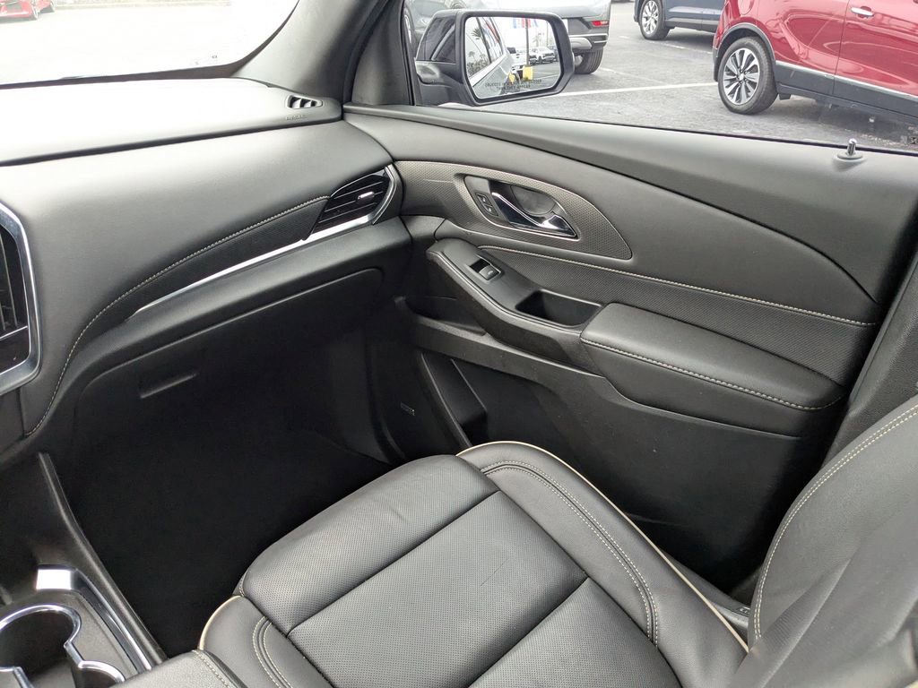 Used 2023 Chevrolet Traverse Premier image 20