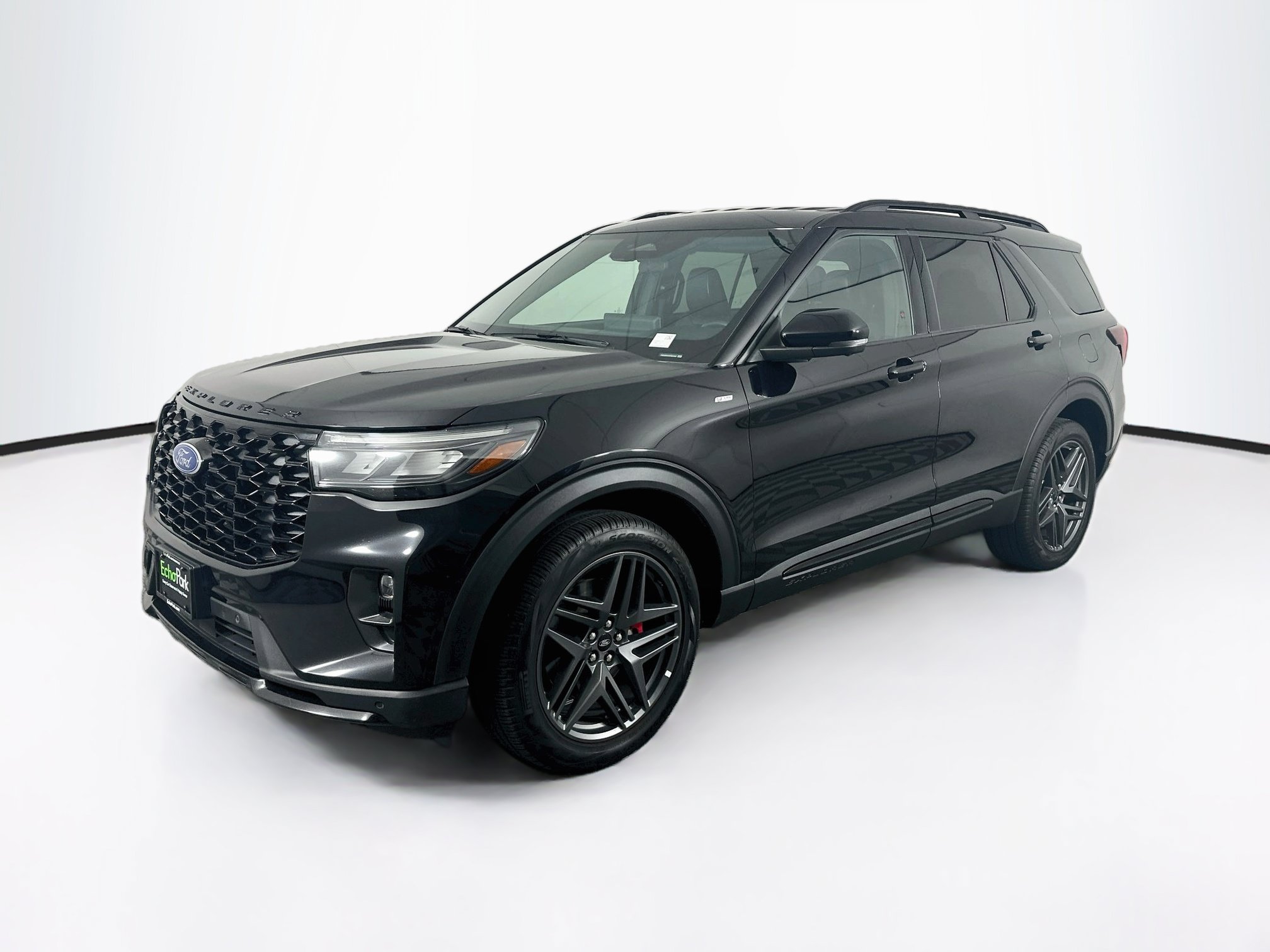 Used 2025 Ford Explorer ST-Line w/ ST-Line Street Pack AWD/4WD image 3