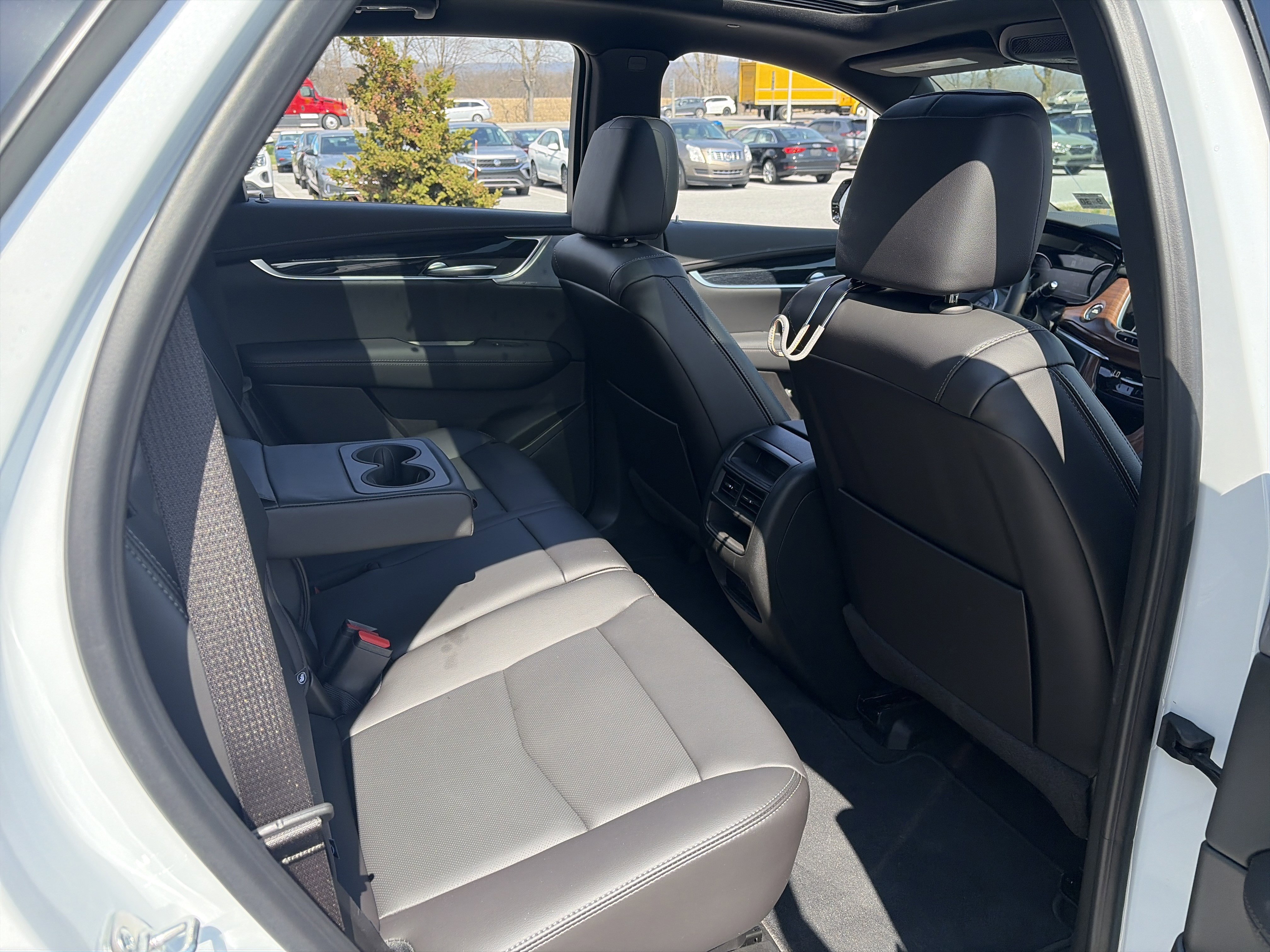 Used 2025 Cadillac XT5 Premium Luxury FWD image 31