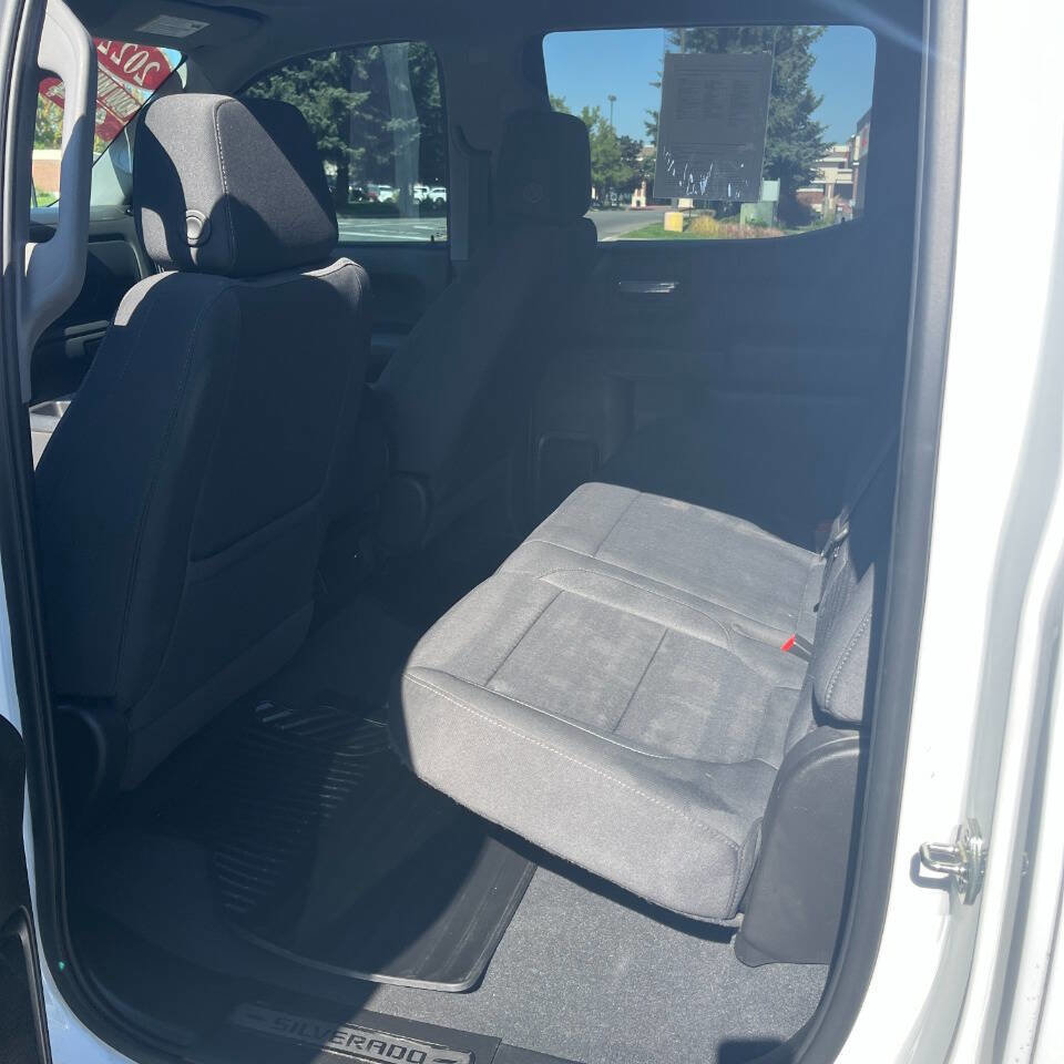 Used 2022 Chevrolet Silverado 1500 Custom w/ Safety Confidence Package image 11