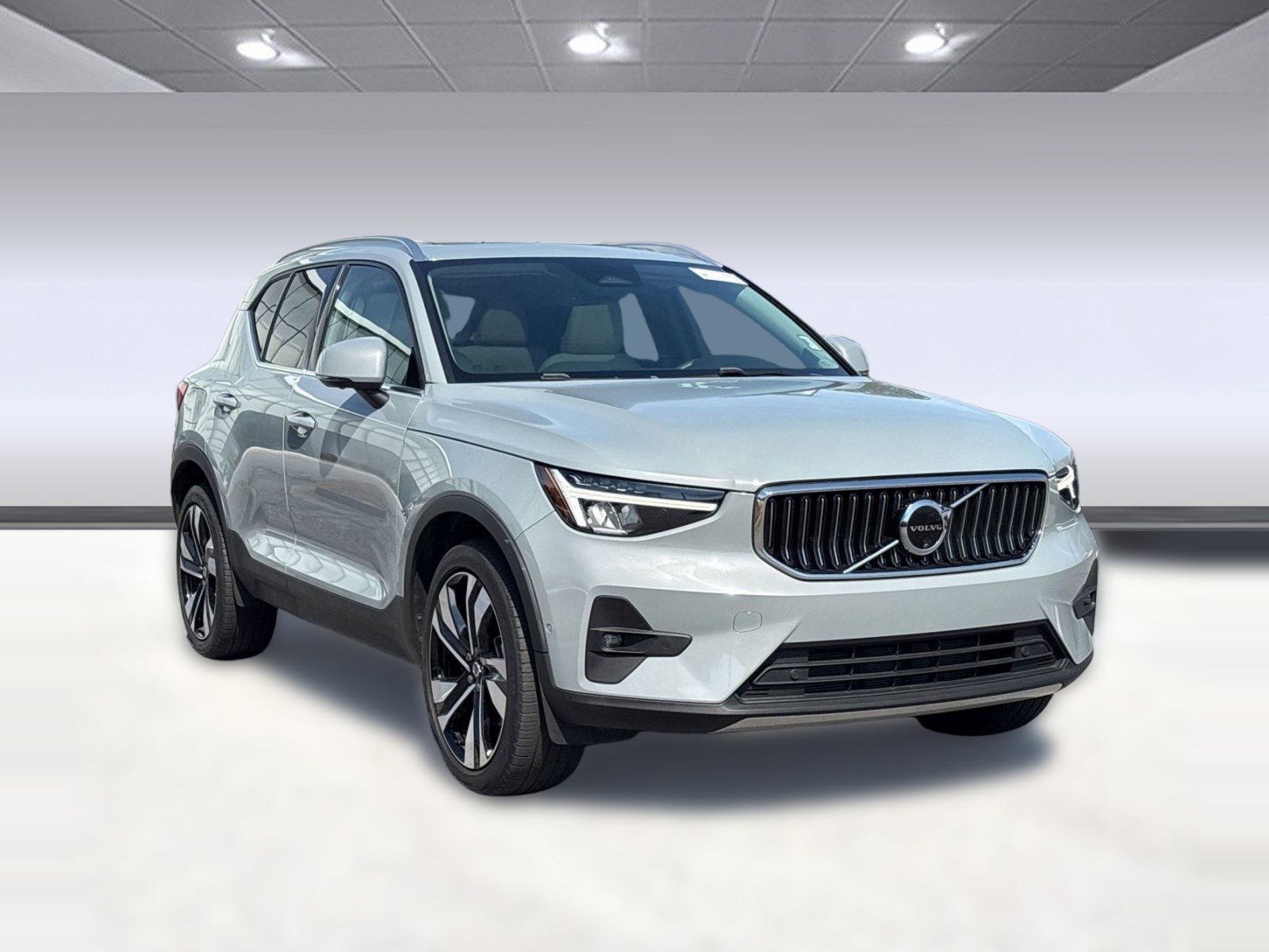 Certified 2024 Volvo XC40 B5 Plus w/ Protection Package Premier image 7