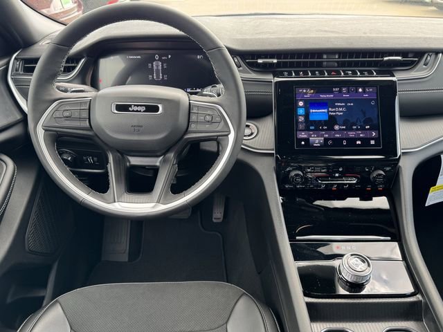 New 2025 Jeep Grand Cherokee Altitude w/ MOPAR Finishing Package image 10