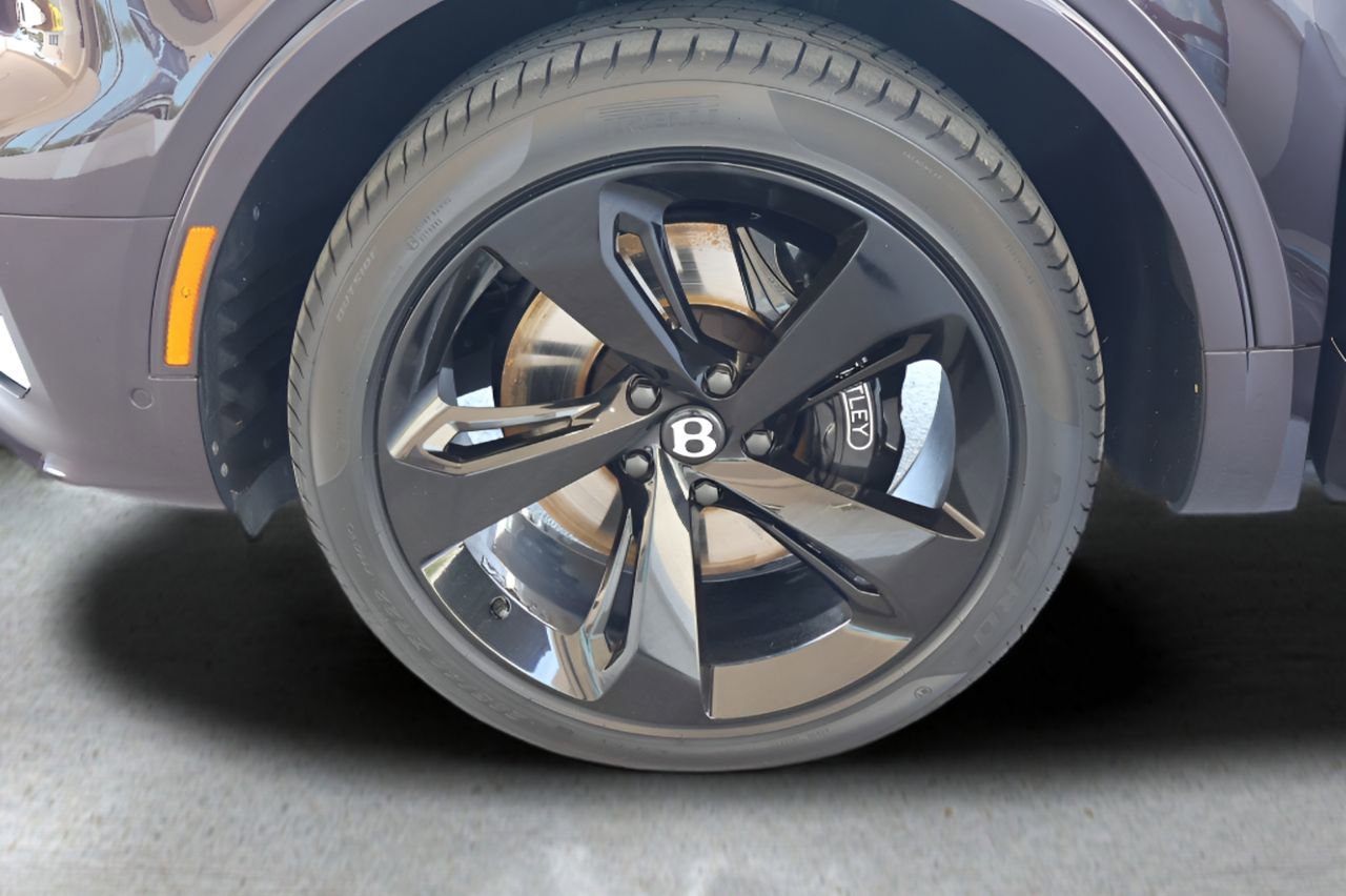 Used 2023 Bentley Bentayga Extended Wheelbase AWD/4WD image 6