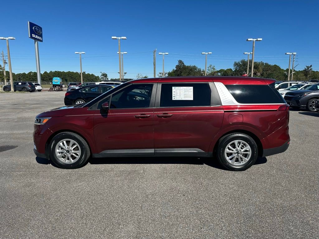 Used 2022 Kia Carnival LX image 11