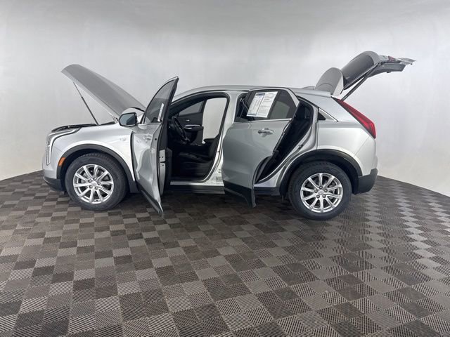 Used 2021 Cadillac XT4 Luxury w/ Driver Awareness Package image 11