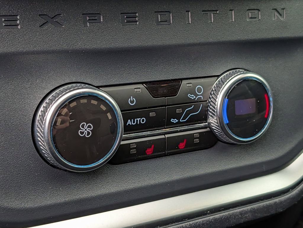 Used 2025 Ford Expedition Tremor AWD/4WD image 35