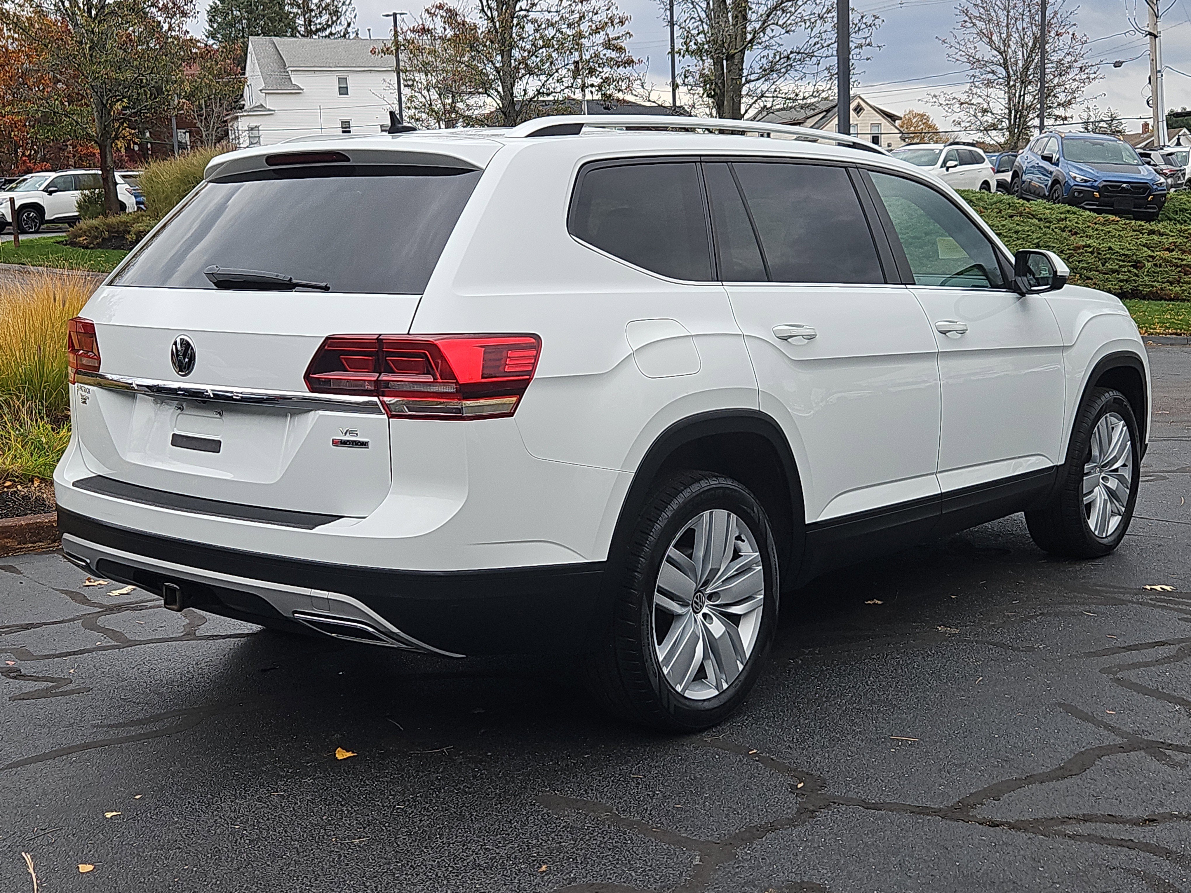 Used 2019 Volkswagen Atlas SE w/ Panoramic Sunroof Package image 2