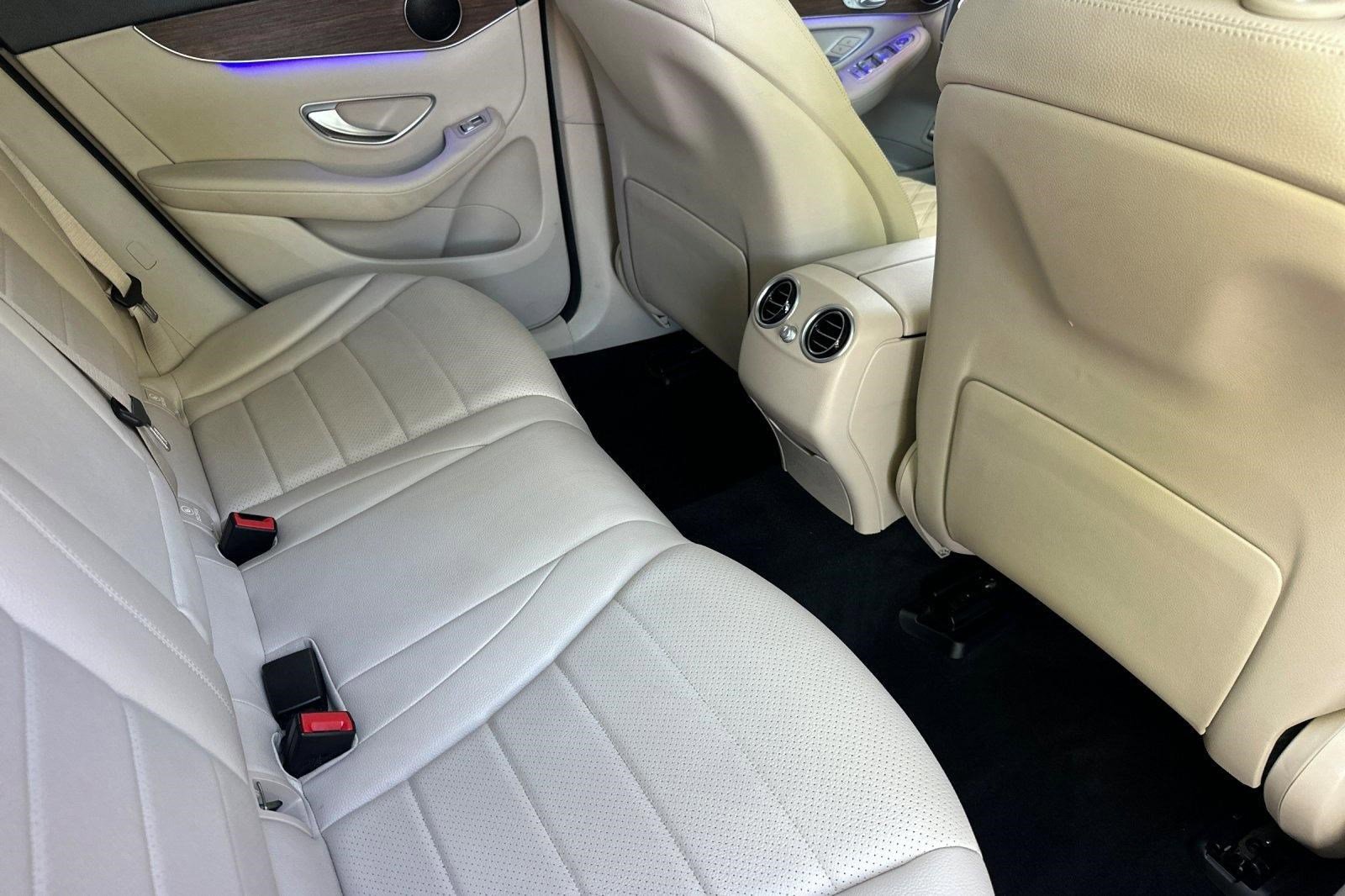Used 2022 Mercedes-Benz GLC 300 4MATIC image 29