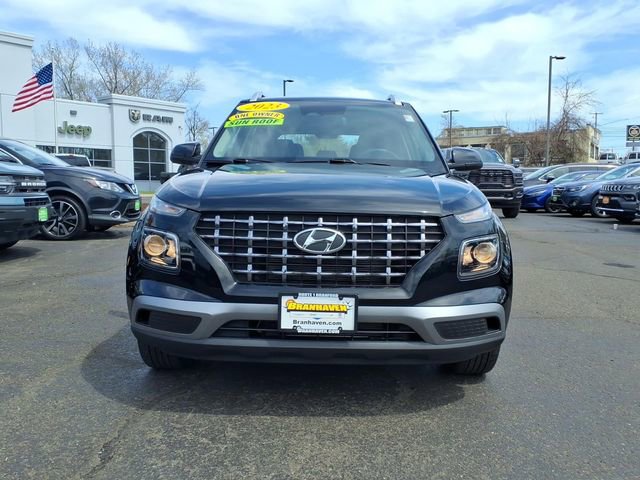 Used 2023 Hyundai Venue SEL image 2
