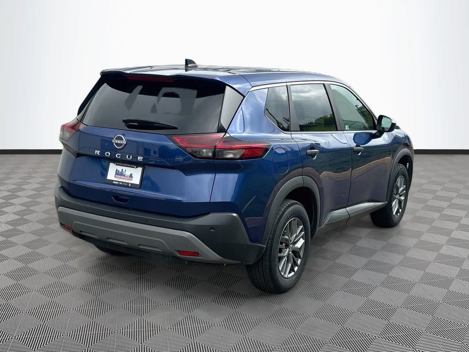 Used 2023 Nissan Rogue S FWD image 5