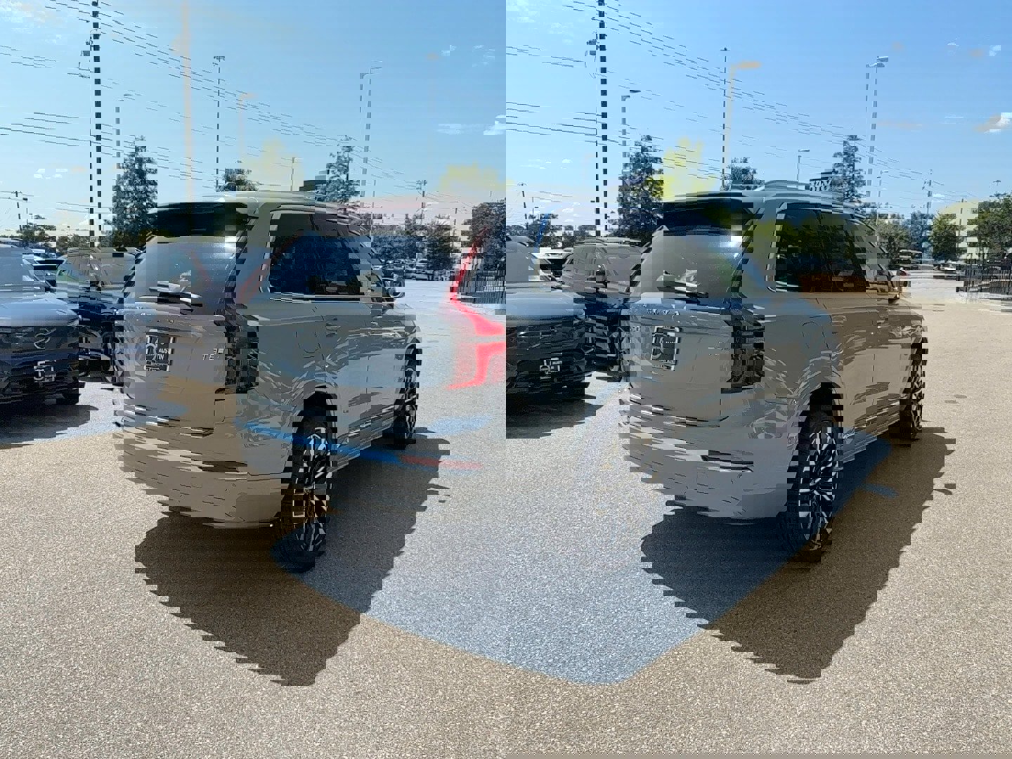 New 2025 Volvo XC90 T8 Plus w/ Protection Package Premier image 6