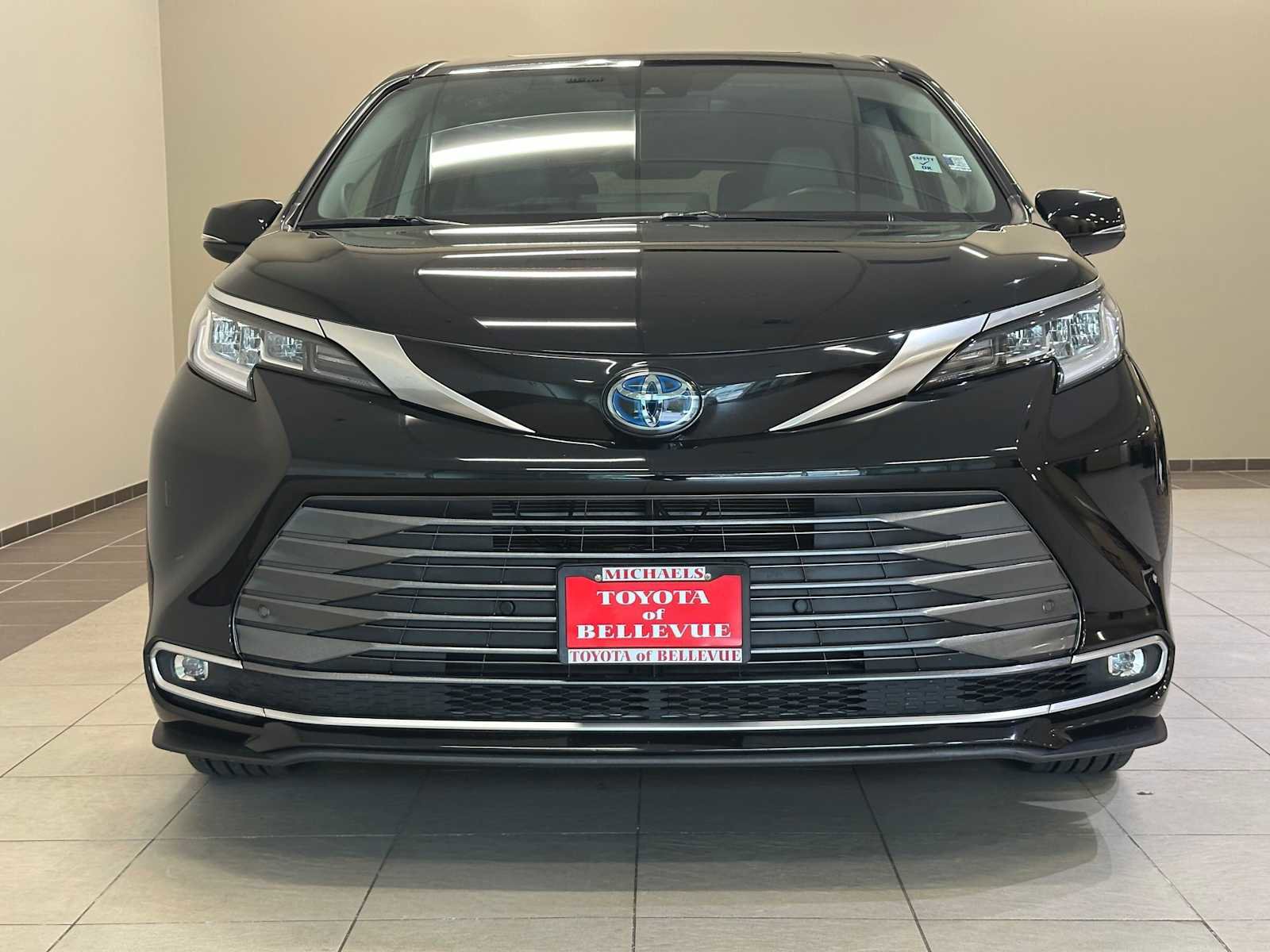 Certified 2021 Toyota Sienna Limited image 6