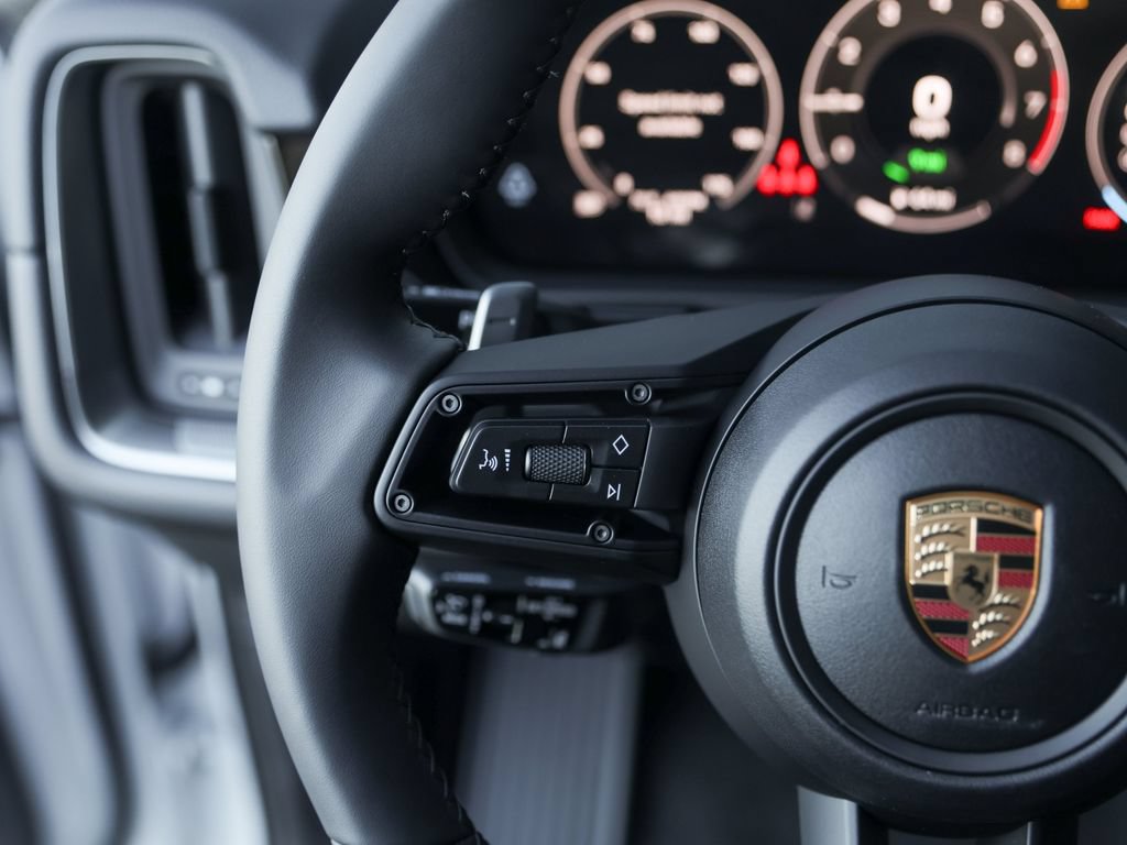 New 2026 Porsche Cayenne E-Hybrid Coupe AWD/4WD image 21