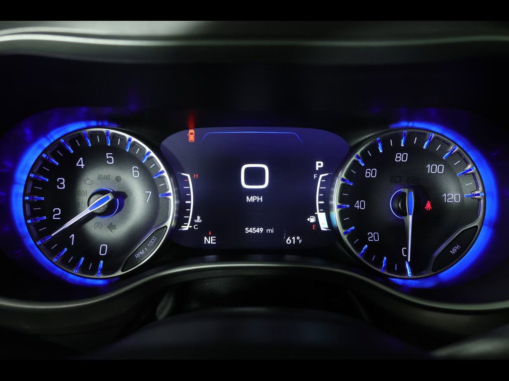Used 2023 Chrysler Pacifica Touring-L FWD image 20