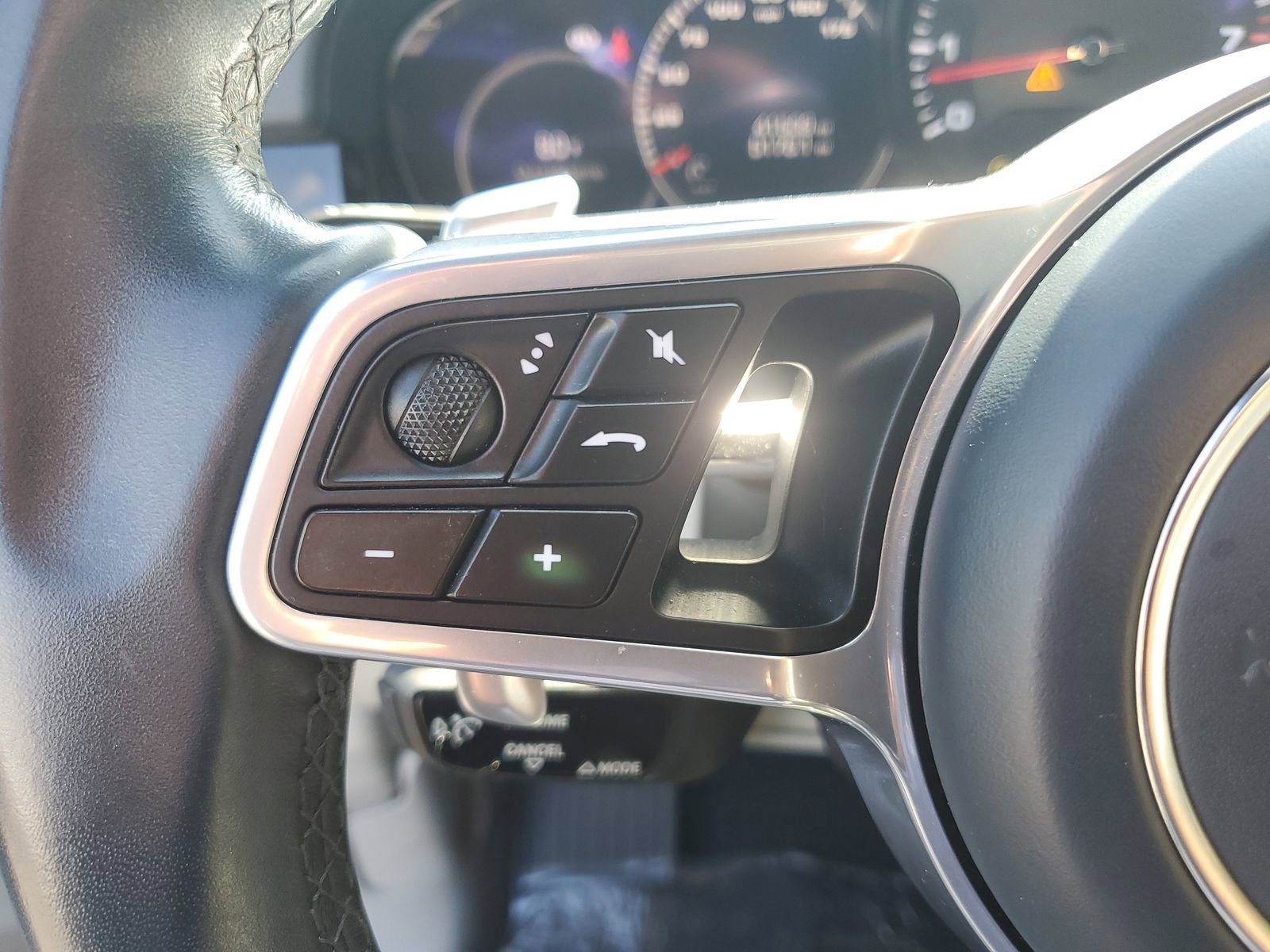 Used 2019 Porsche Cayenne image 28