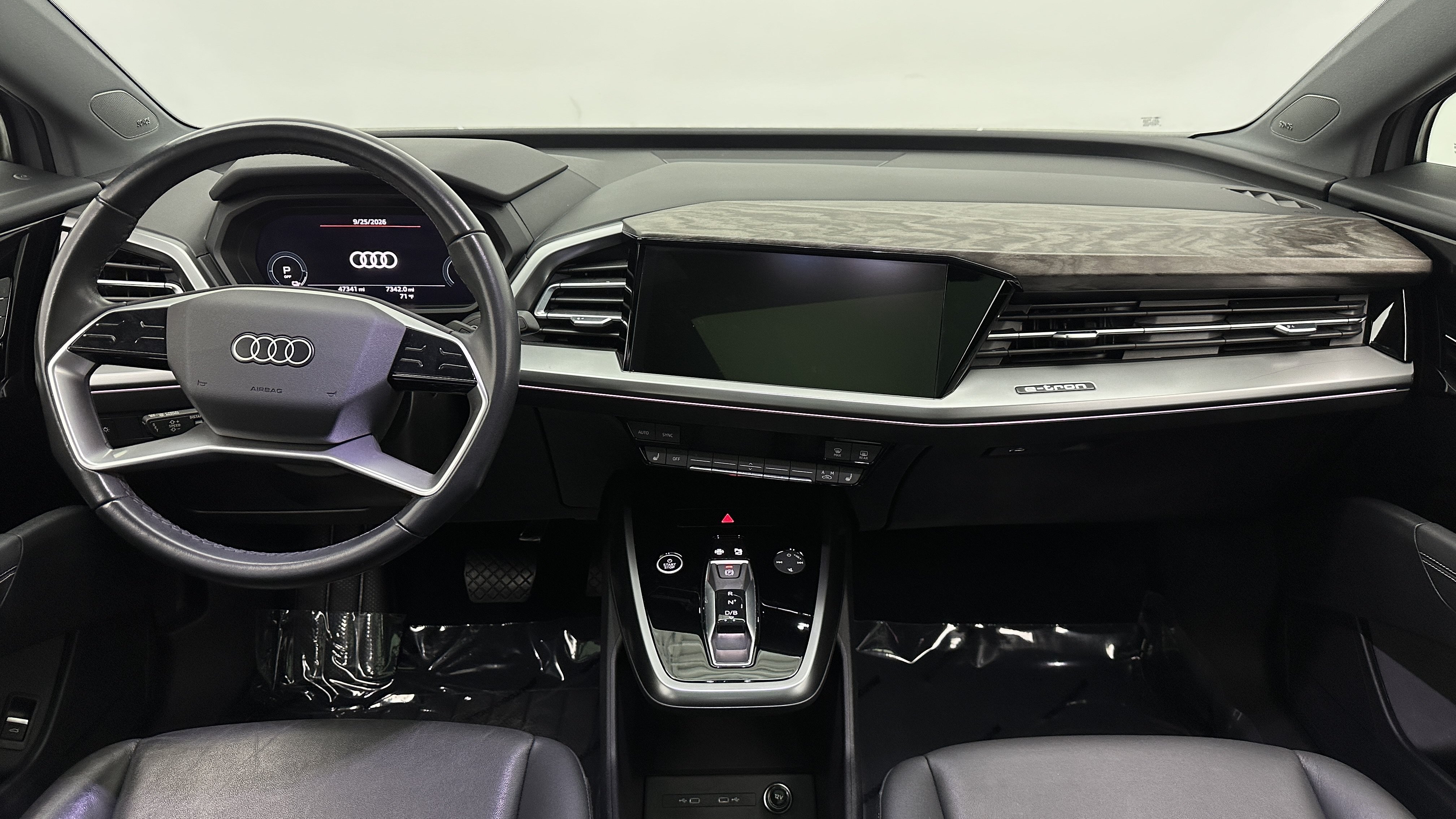 Used 2023 Audi Q4 e-tron Premium Plus w/ Premium Plus RWD image 29