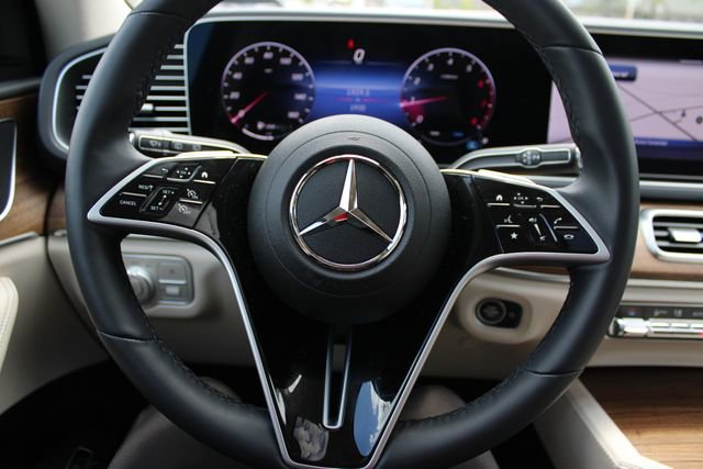 Used 2025 Mercedes-Benz GLE 350 4MATIC image 12