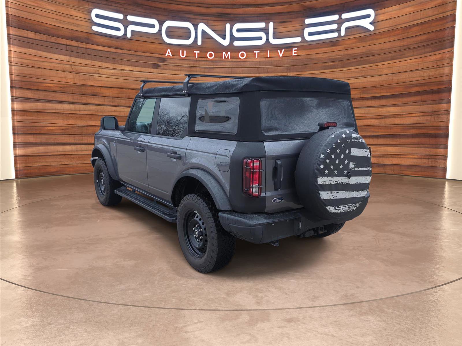 Used 2022 Ford Bronco Black Diamond image 3