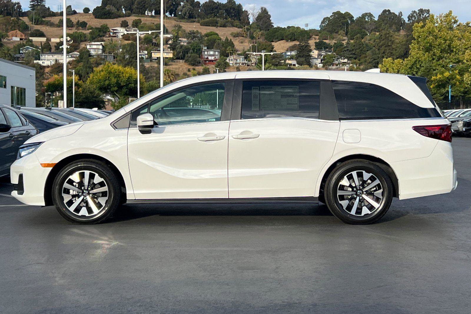 New 2026 Honda Odyssey EX-L image 6